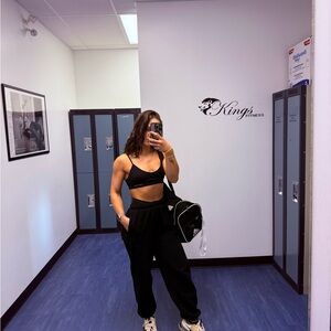 Meet your Posher, Robyn